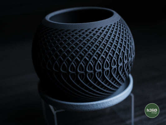 Kinetic Planter with round drip plate