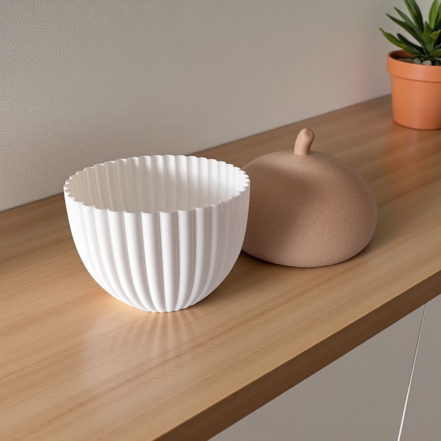 Ribbed acorn container (LED tealight compatible)