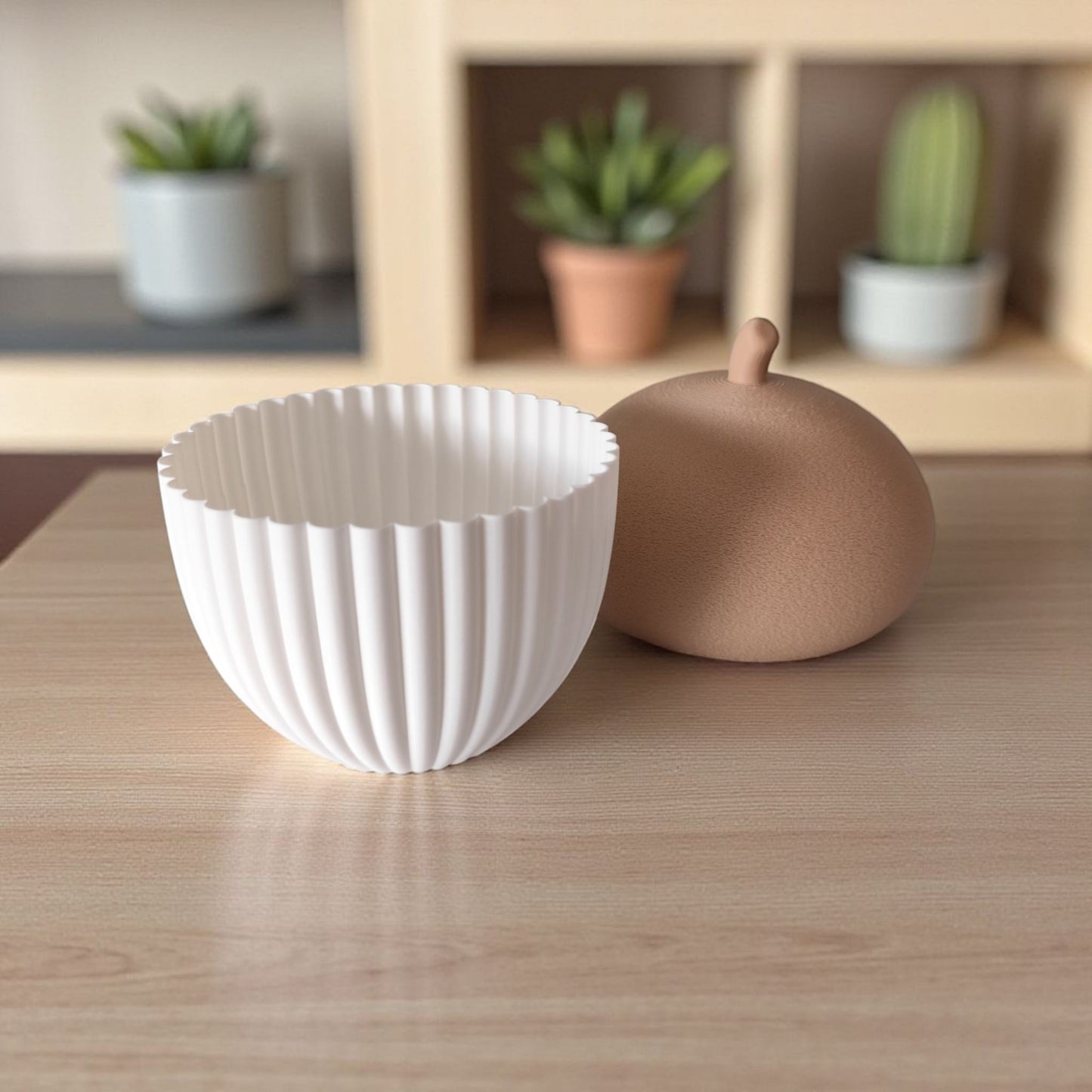 Ribbed acorn container (LED tealight compatible)