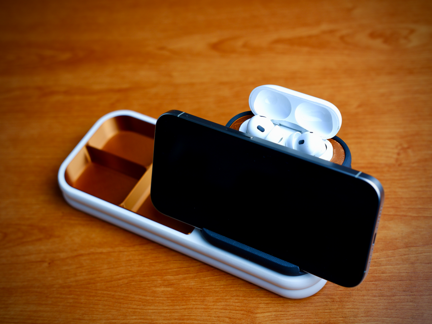 Cloud Desk Organizer with Phone and Earbuds Holder
