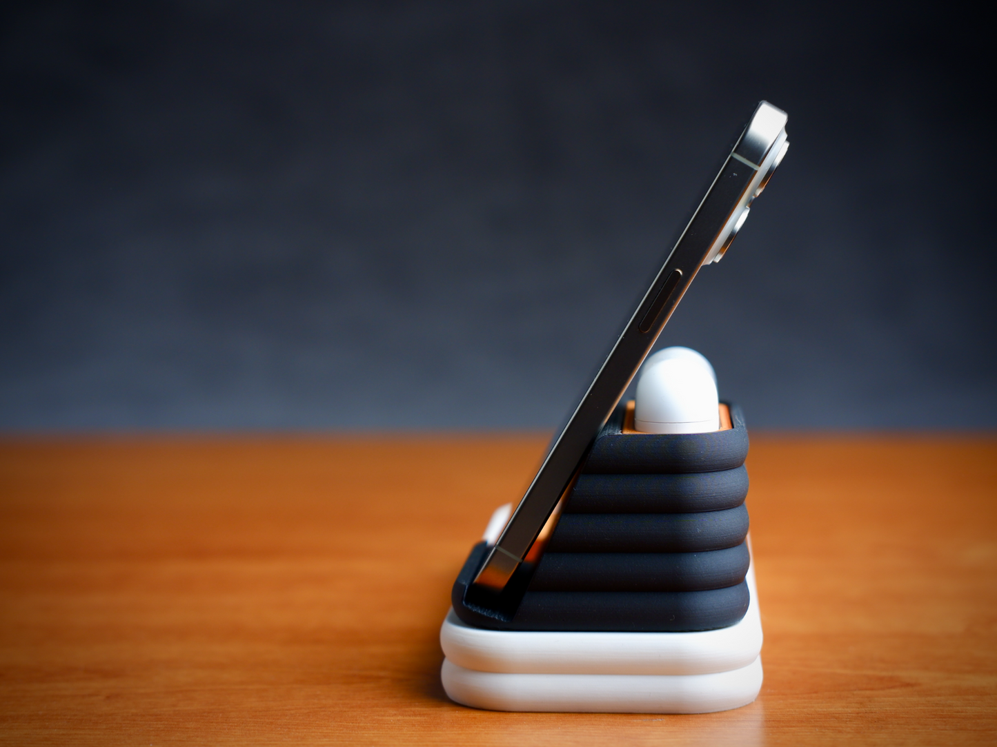 Cloud Desk Organizer with Phone and Earbuds Holder