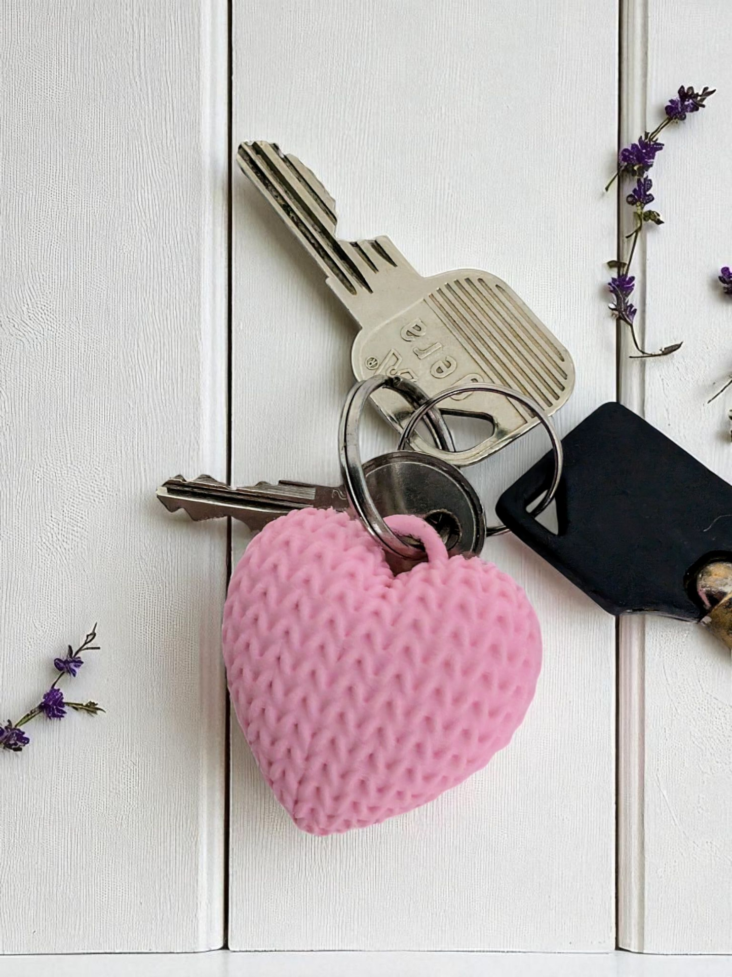 Cute Knitted Heart Keychain (No Assembly)